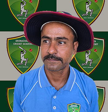Sonu Vaid Cricket Coach atDronacharya Cricket Academy Delhi